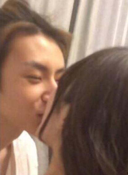 女友爆料接吻怎么办呀视频,揭秘甜蜜背后的真相